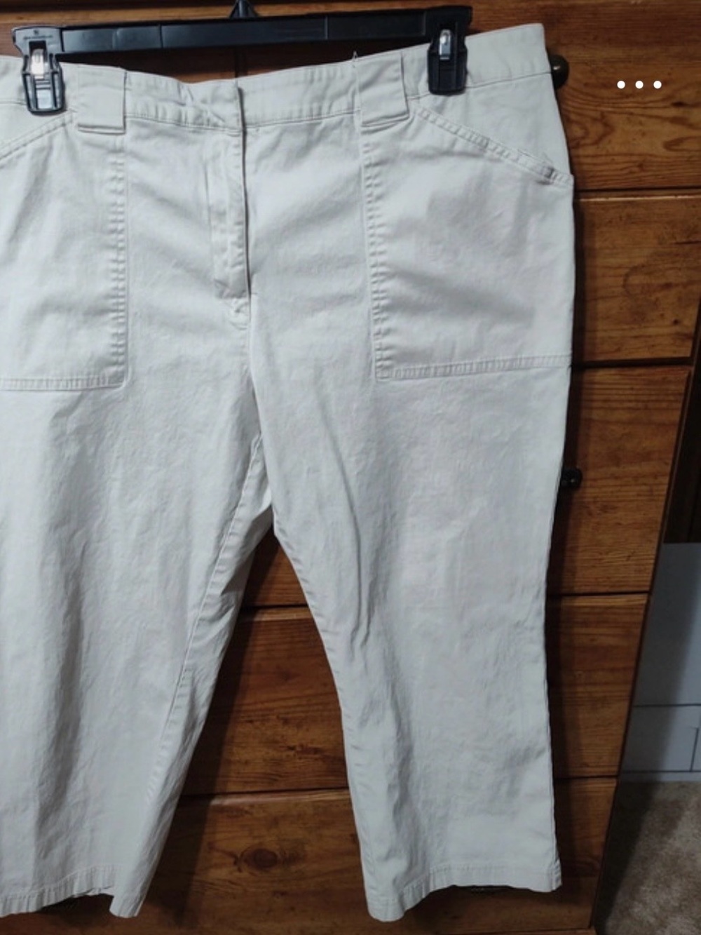 Women's beige Straight-Leg Crop Pants